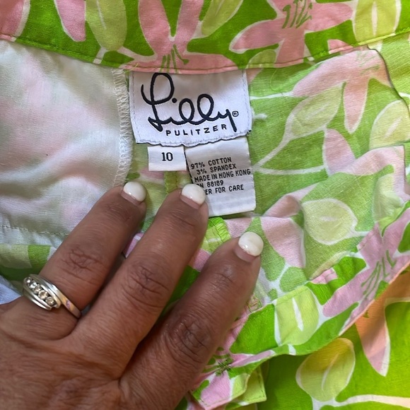 Lilly Pulitzer Green and Pink Bermuda Shorts Vibrant Pattern - Picture 1 of 10